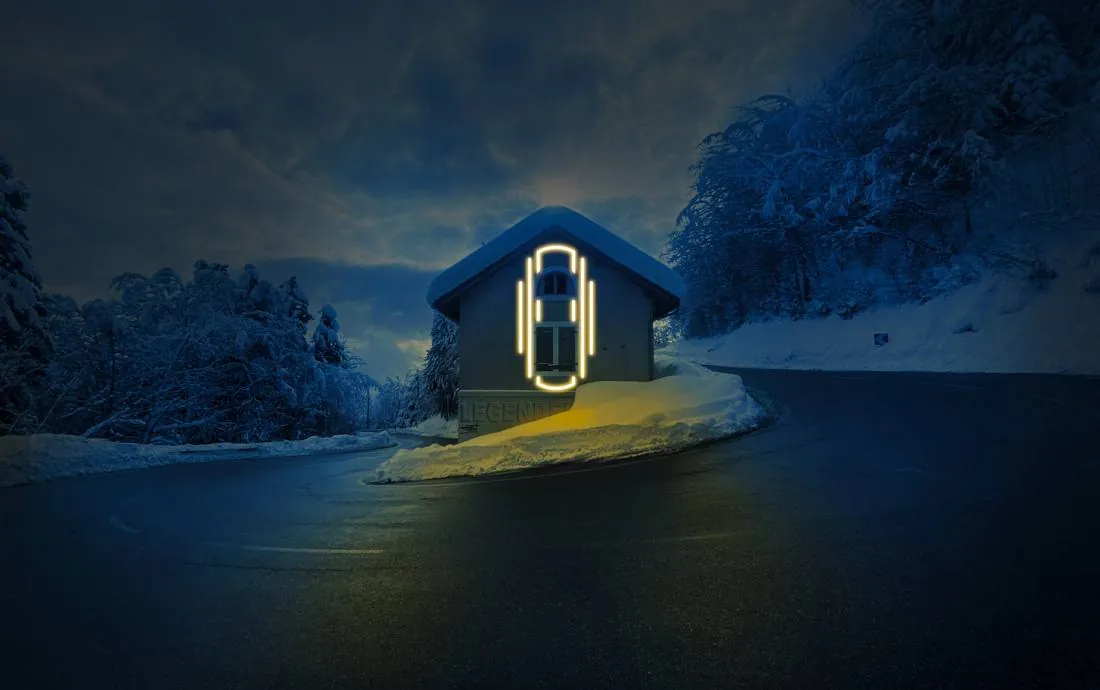 Lettre O en néon sur une maison dans la neige, Alpes